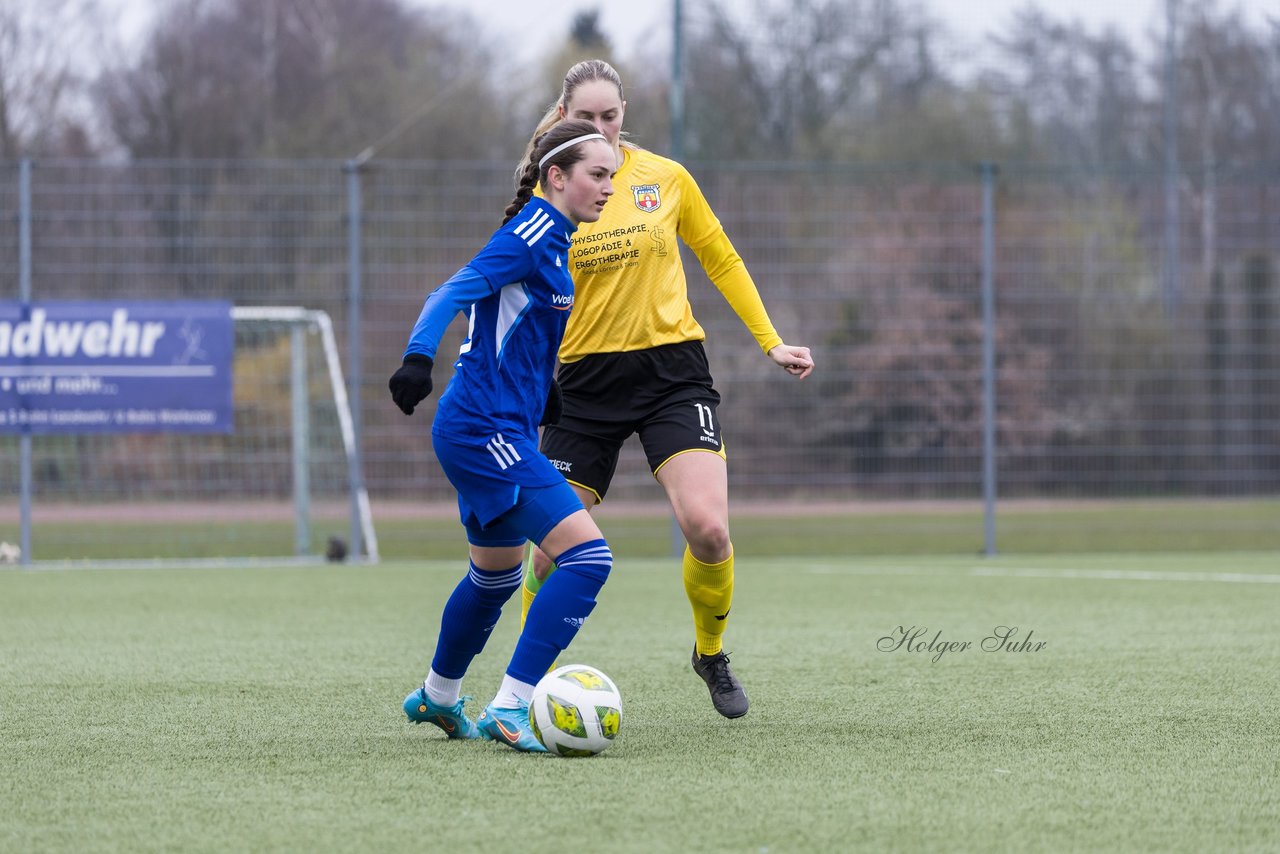 Bild 326 - F SSC Hagen Ahrensburg - SV Frisia Risum-Lindholm : Ergebnis: 1:2